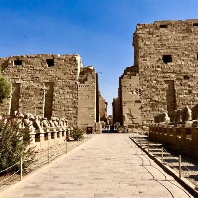  Il Complesso di Karnak: Un Viaggio Millenario Tra Templi Colossali e Storie Misteriose!