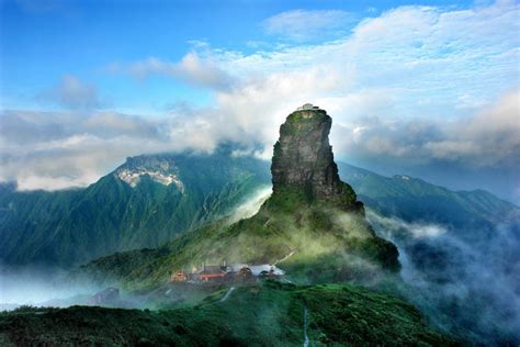 Il Giardino di Ling Shan: Una Montagna Sacra Con Vista Incantevole!