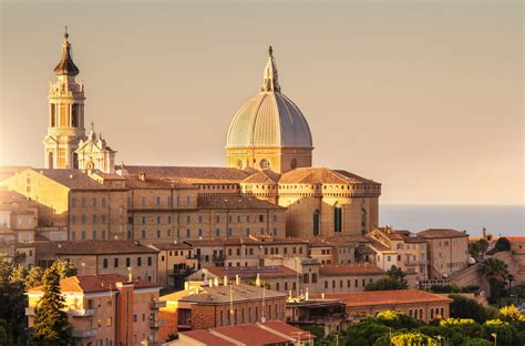 Il Santuario di Lintao: Un gioiello architettonico immerso nella storia!